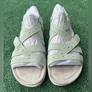 New Earth Origins Samsin 3 Strappy Light Green Sandals Womens Size 11M